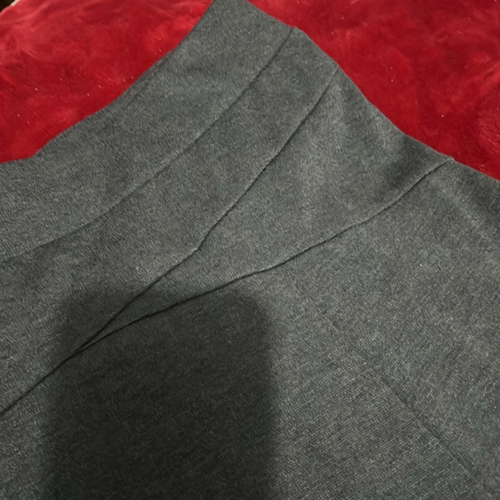 Women’s gray skirt. Fall/winter, comfortable stretchy, flowing fabric. - Picture 4 of 5